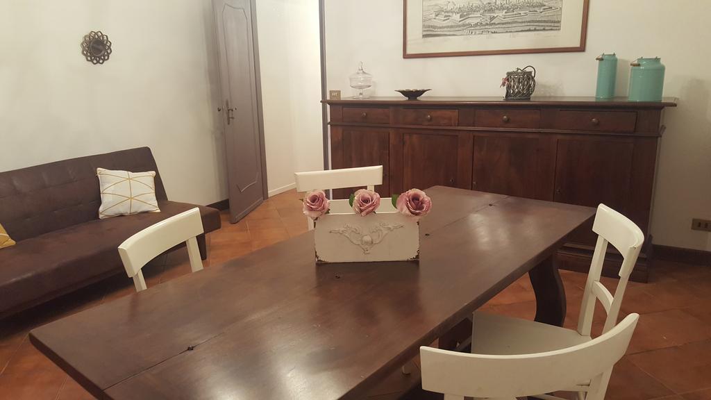 Granny'S House Apartment Lucca Bagian luar foto